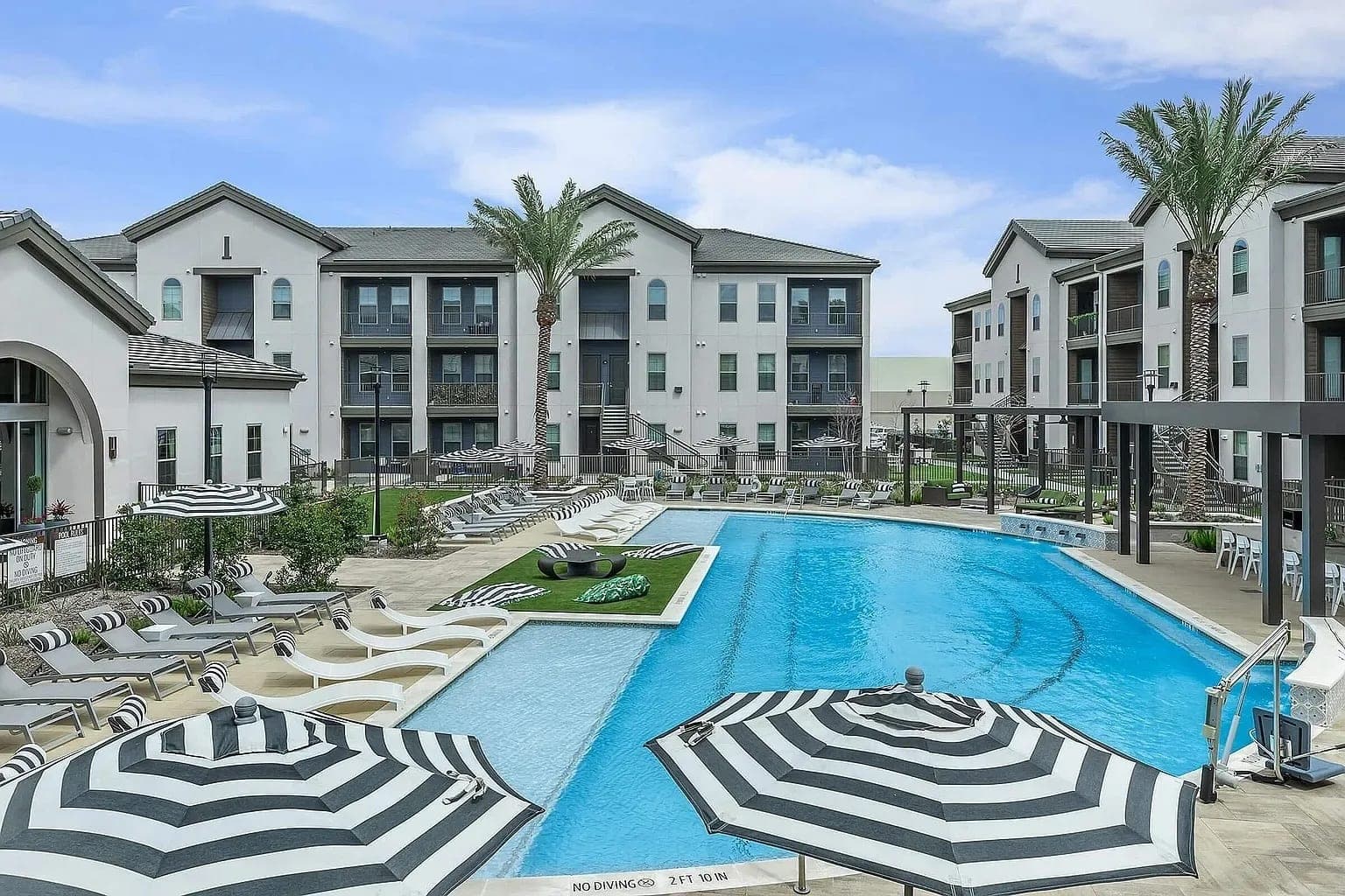 Cathedral Lakes Luxury Living